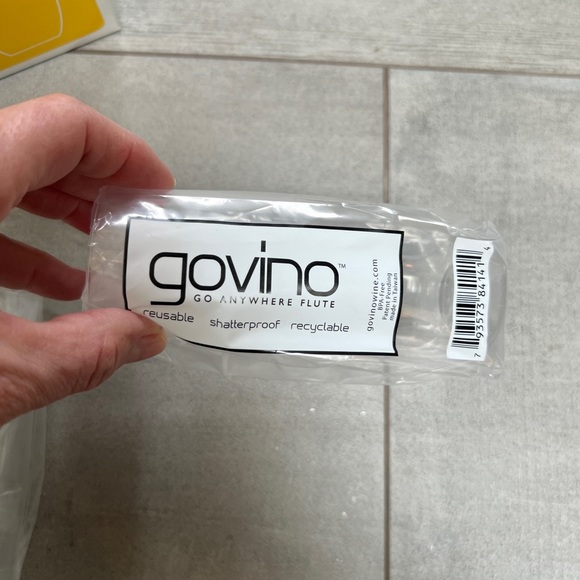 NIB Govino brand set of 4 “flutes” for every travel need you have! Or at home🌸! - Picture 4 of 6